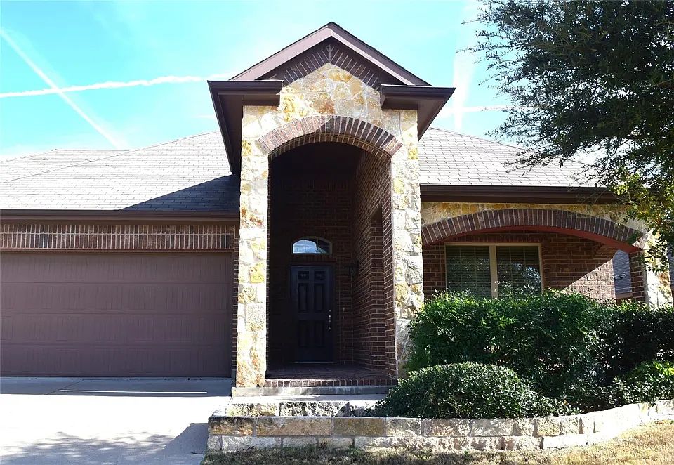 1st image of 9505 Cypress Lake Dr