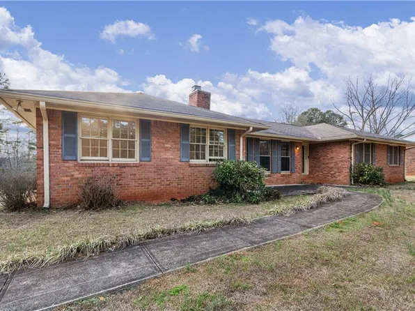 7085 Hobgood Rd, Fairburn, GA 30213
