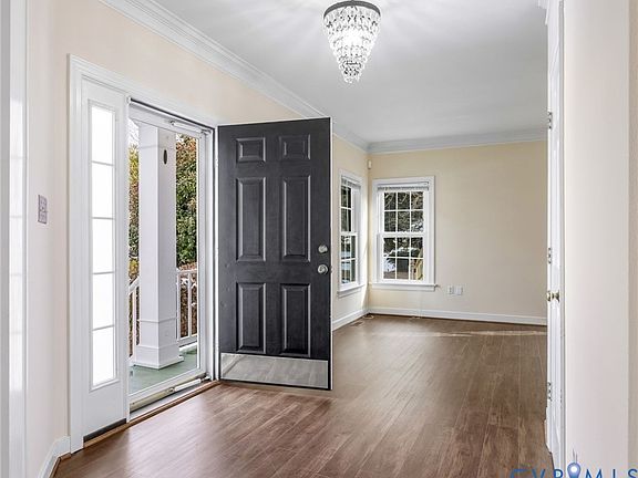2nd image of 11105 Glen Hollow Ct