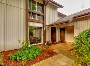 798 Pipes Ct, Sagamore Hills, OH 44067
