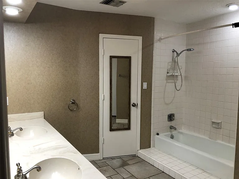 3414 Wooddale Ln — Photo 10