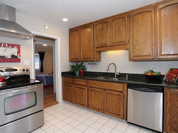5th image of 662 Madrone Ave