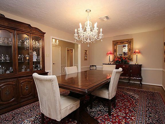4th image of 5711 Vestavia Dr