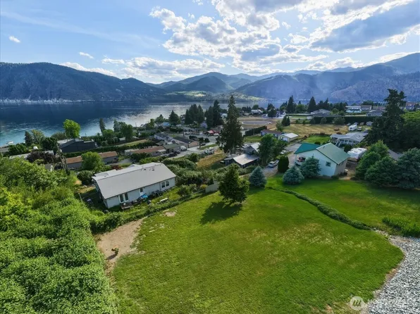 241 Lakeshore Drive, Manson, WA 98831