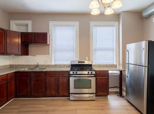 1309 W Huron St APT 3R, Chicago, IL 60642