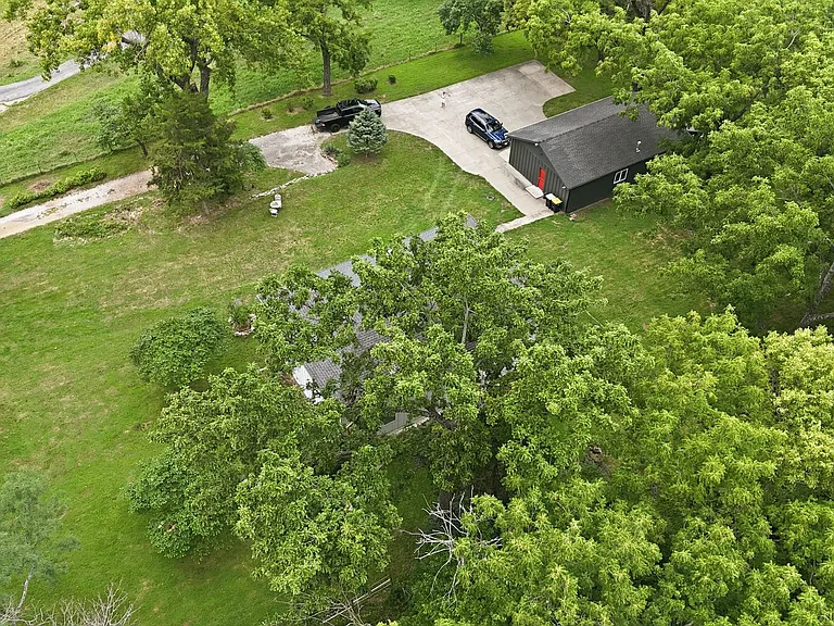 10200 Grandview Rd — Photo 49