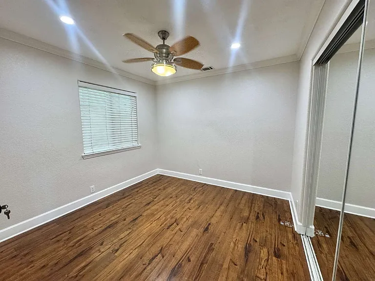 2494 Lone Oak Dr — Photo 36