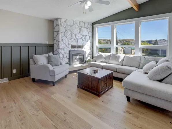 3 E Spruce Dr, Drumheller, AB T0J 0Y7