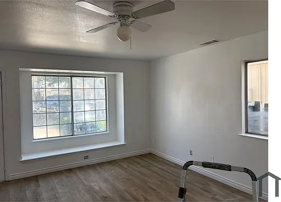 3 bed, 1240 sqft, $2,200 — Photo 3