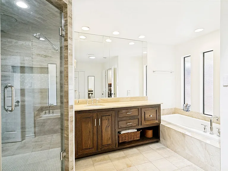 6010 Yellow Rock Trl — Photo 17