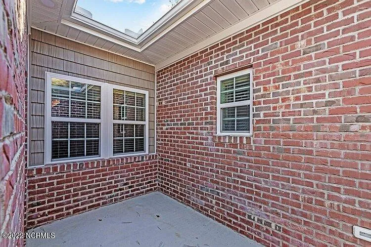 3 bed, 3.0 bath, $2,150 — Photo 4