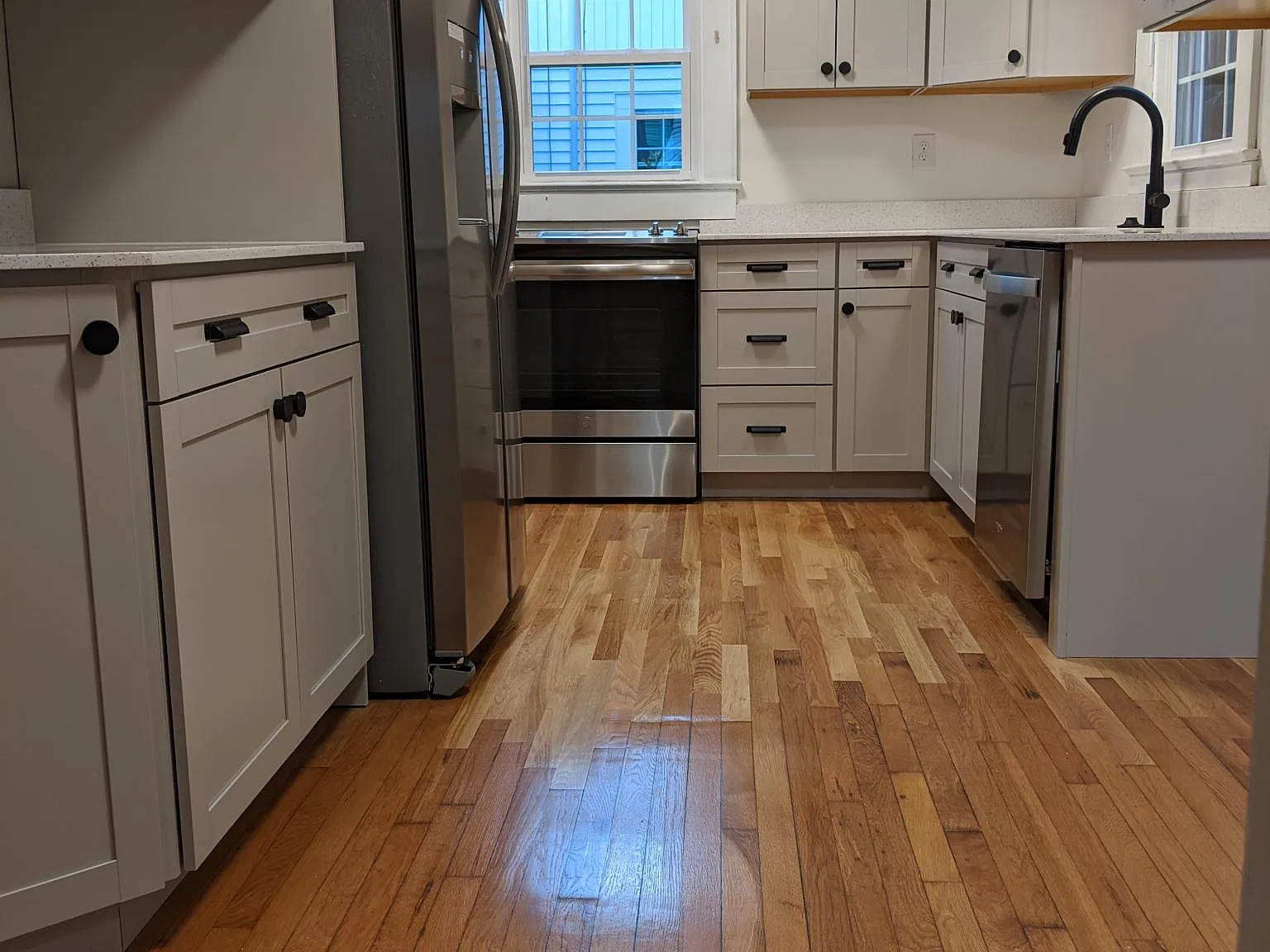 905 Gertrude Ave — Photo 3