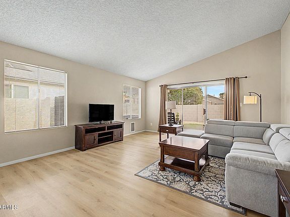 4th image of 3109 E SIESTA Lane