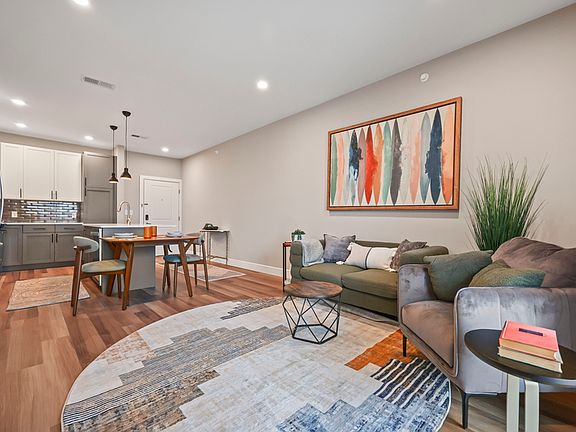 5th image of 100 Lofts Dr #2