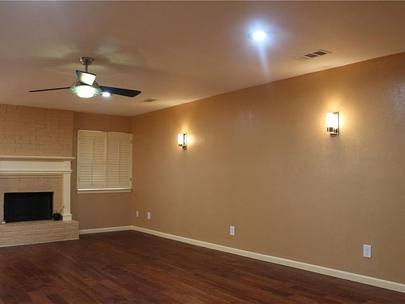 5th image of 2744 S Colfax Cir