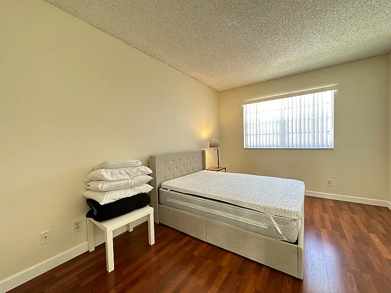 731 Cypress Ln #D — Photo 7