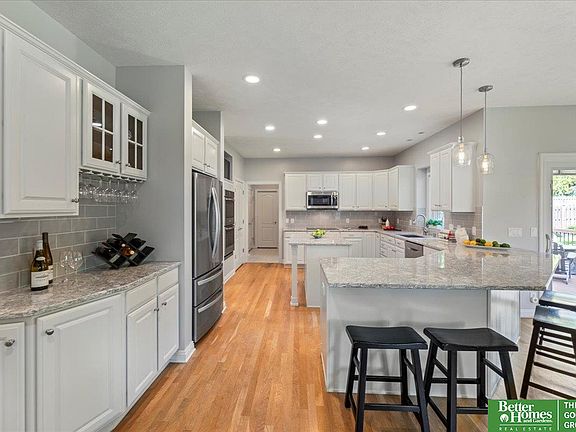 5th image of 16151 Bedford Ave