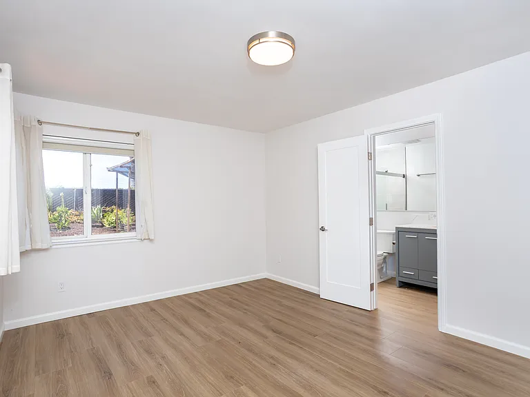 4742 Seaford Pl — Photo 22