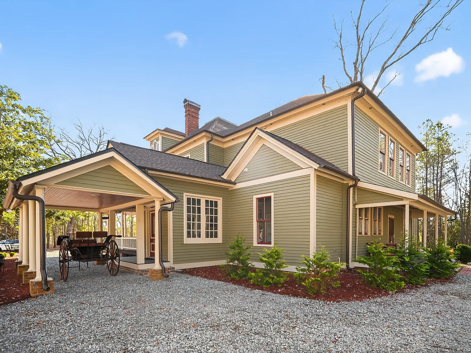 6 bed, 5000 sqft, $5,900 — Photo 3