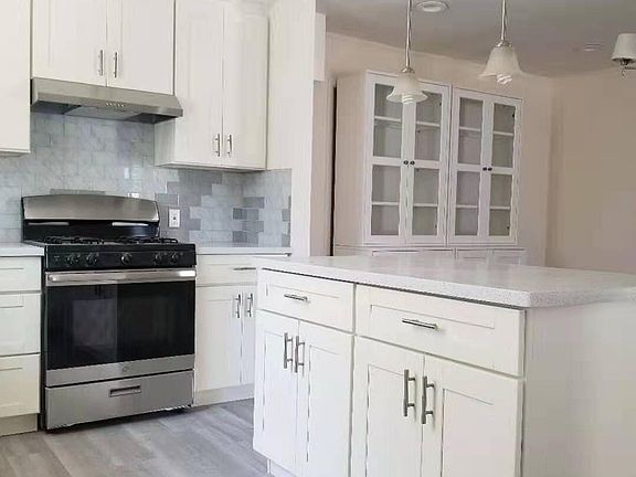 3rd image of 1112 Nimitz Dr #1