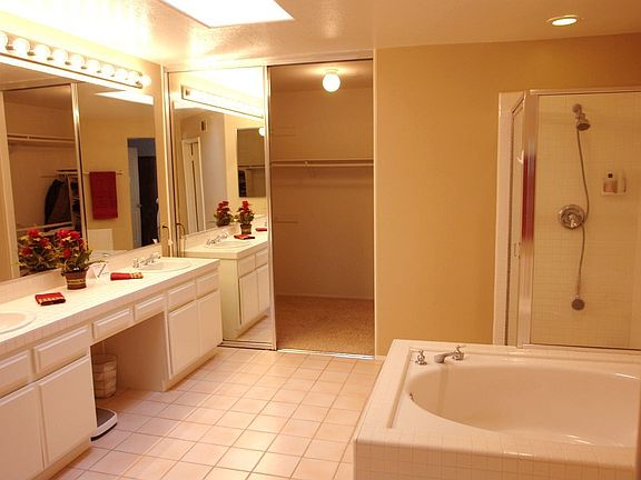 4th image of 2562 La Salle Pointe