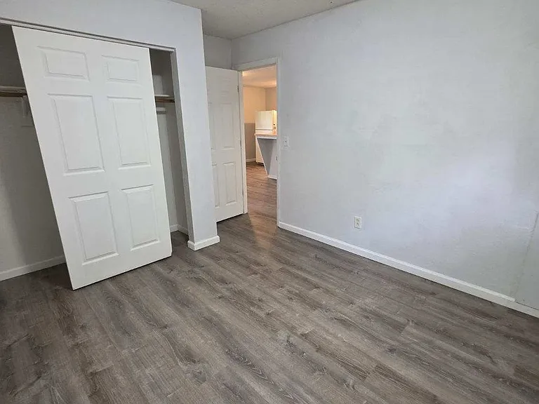 1017 Mariner Cir #517 — Photo 6