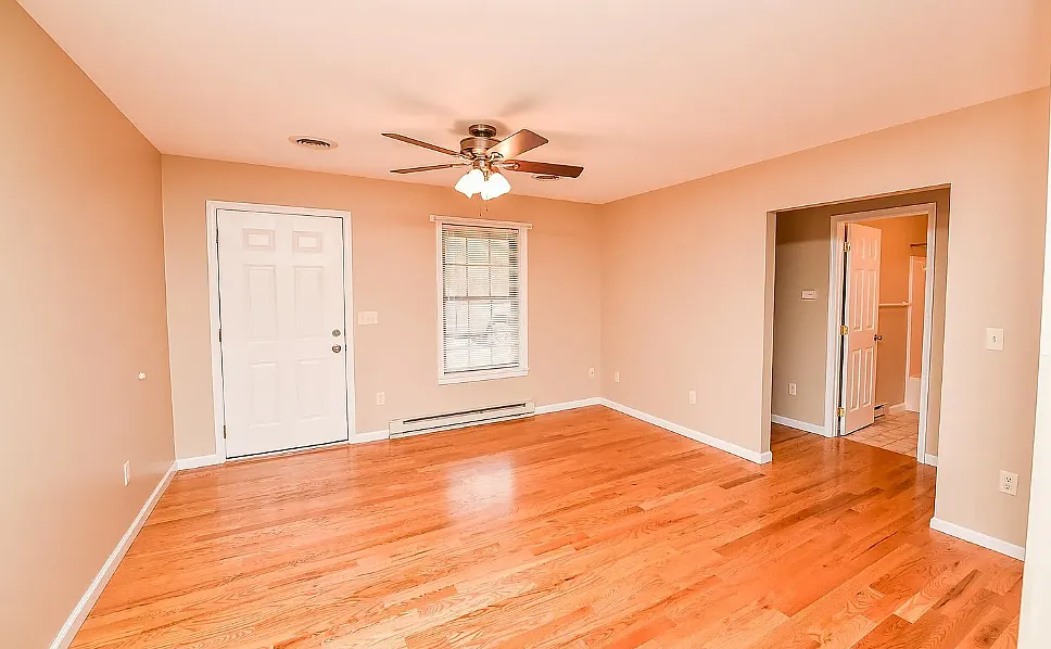 2 bed, 1.5 bath, 1150 sqft, $2,200 — Photo 3