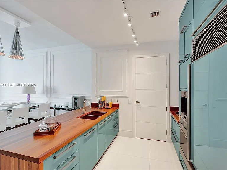 15811 Collins Ave #3302 — Photo 8