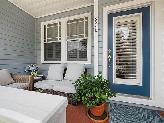 4th image of 250 2ND AVENUE SW