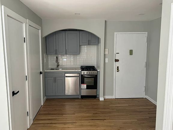 5th image of 26 Clinton St APT 3A