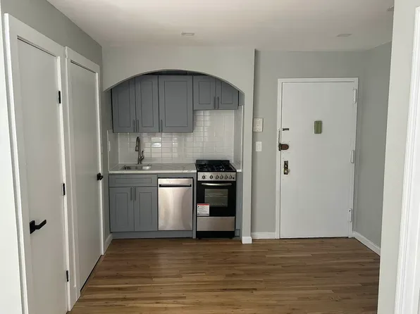 26 Clinton St APT 4A, New York, NY 10002
