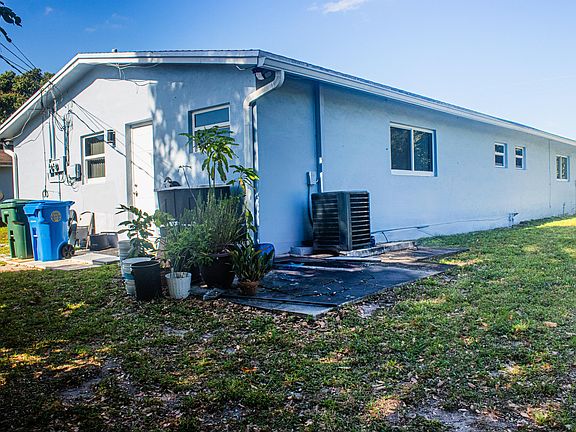 3rd image of 2710 NW 24th Avenue #1-2