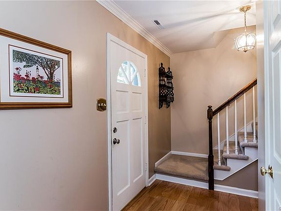 5th image of 10603 Wrens Nest Ct