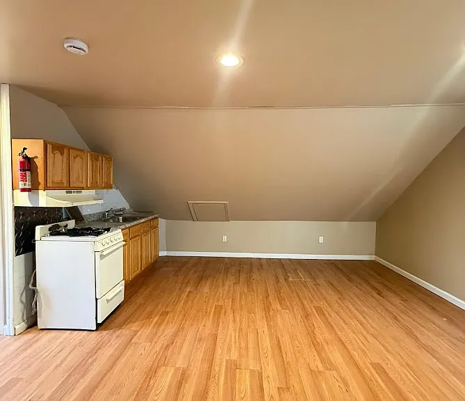 19 Piercy St #3A — Photo 8