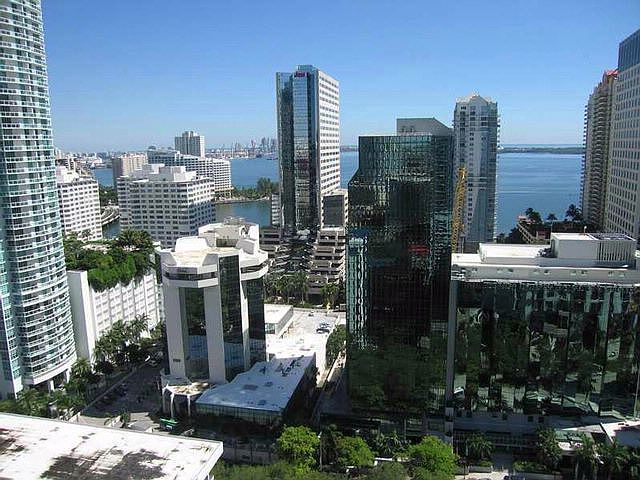 2nd image of 1055 Brickell Plz