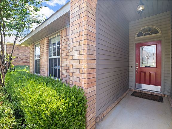 2nd image of 429 Northridge Dr