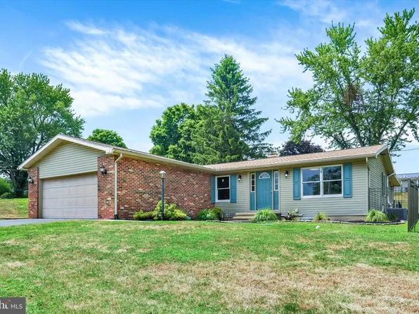 120 Denison Dr, Dauphin, PA 17018