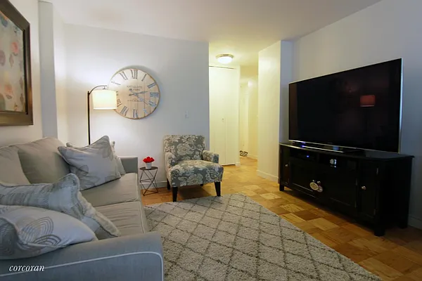 Rented by Corcoran | media 27