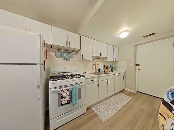 5th image of 1433 W Balmoral Ave #1439-1N