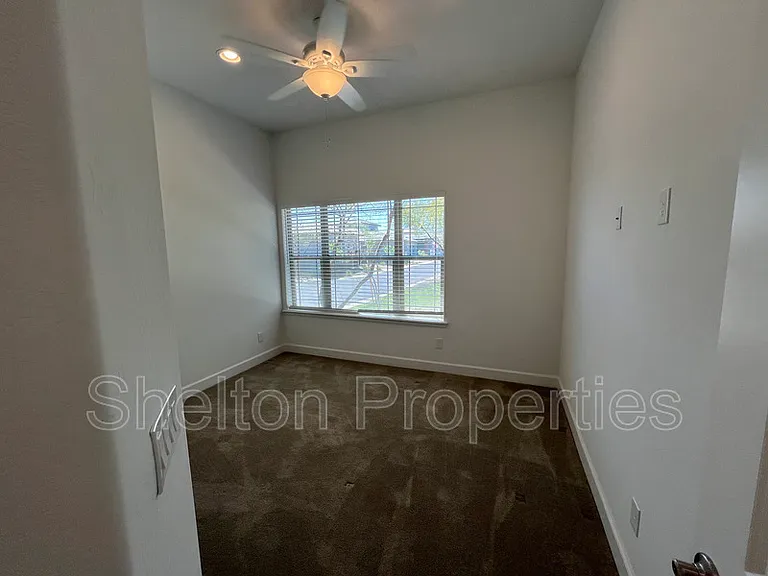 20711 W Medlock Dr — Photo 8