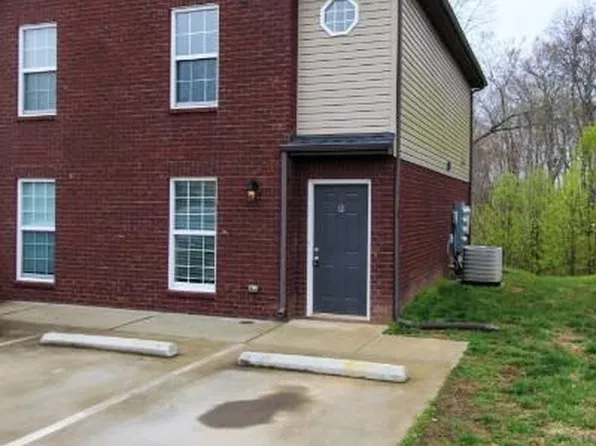 2256 McCormick Ln APT D, Clarksville, TN 37040