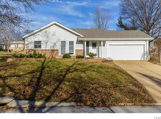 565 Stoddards Mill Dr, Ballwin, MO