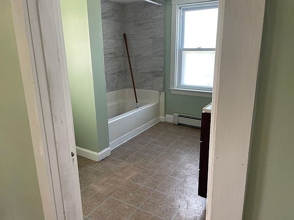5th image of 214 Plymouth St #B