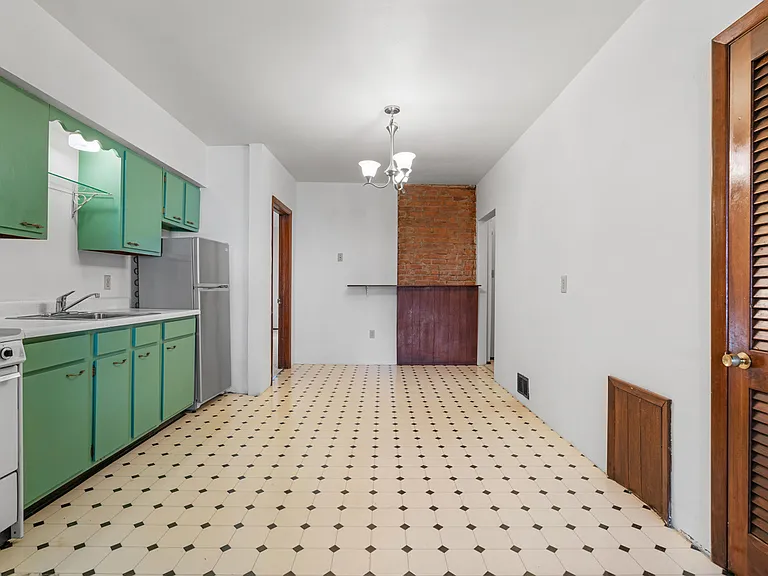 617 Bellefonte St #1 — Photo 4