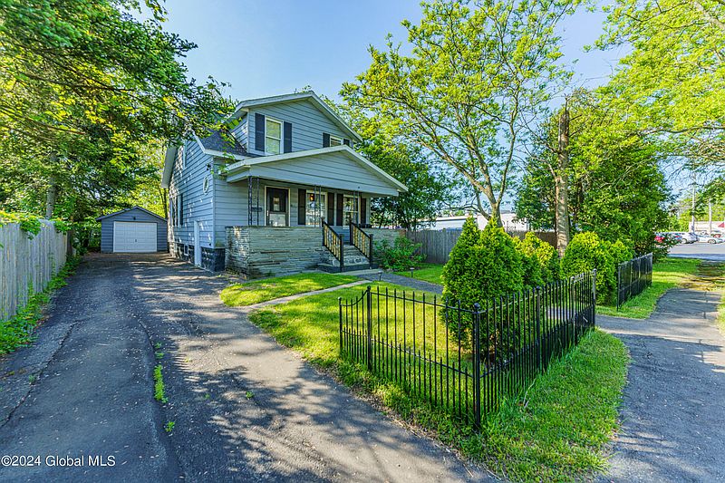 3rd image of 6 Corlaer Avenue