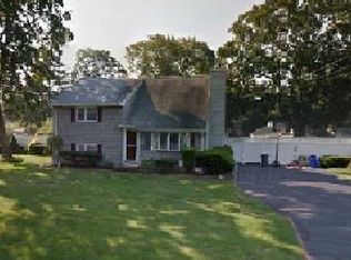 326 Throop St, West Babylon, NY 11704