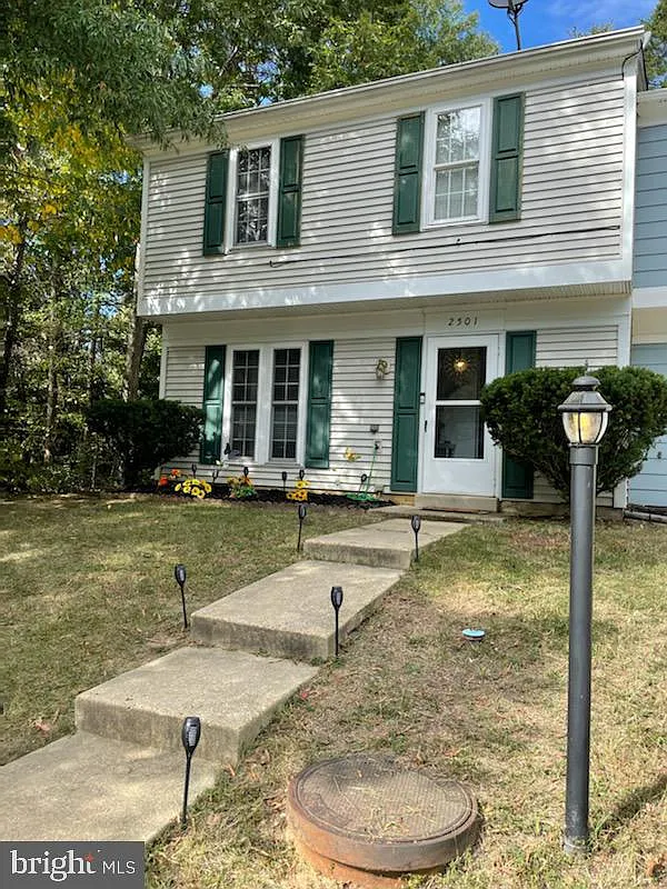 2501 Robinson Pl photo 1