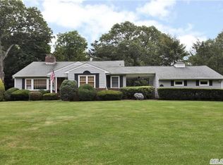 4 Timberline Dr, Huntington, NY 11743