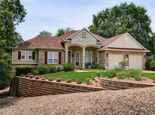 4 Country Club Cir, Bella Vista, AR 72715