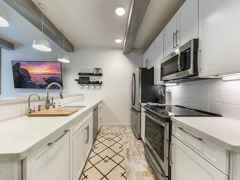 989 Tahoe Blvd — Photo 5